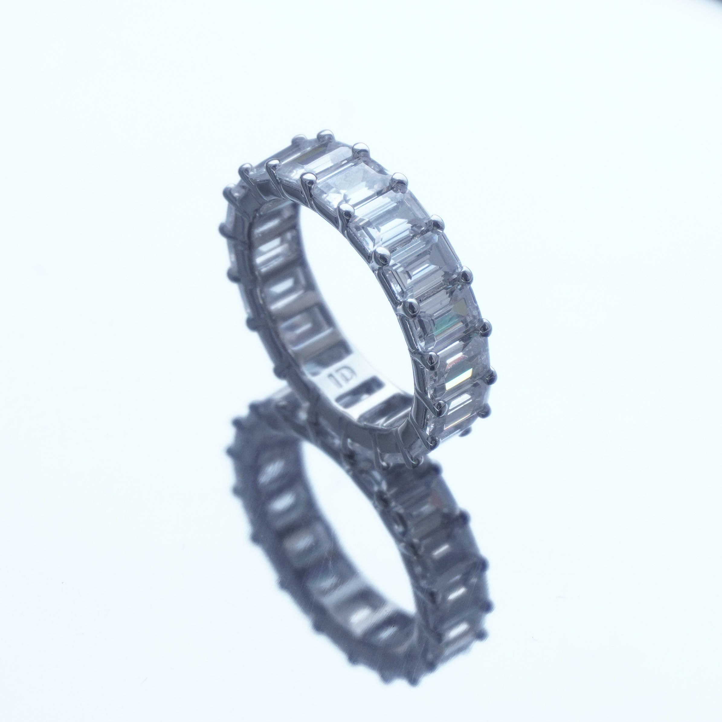 Chunky ring white silver
