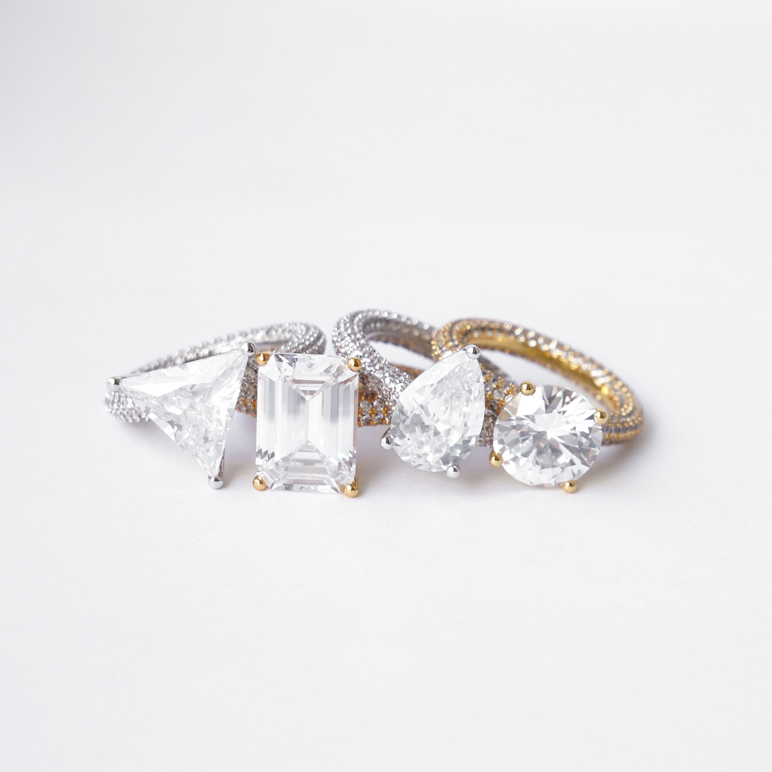 Mega drop ring white silver