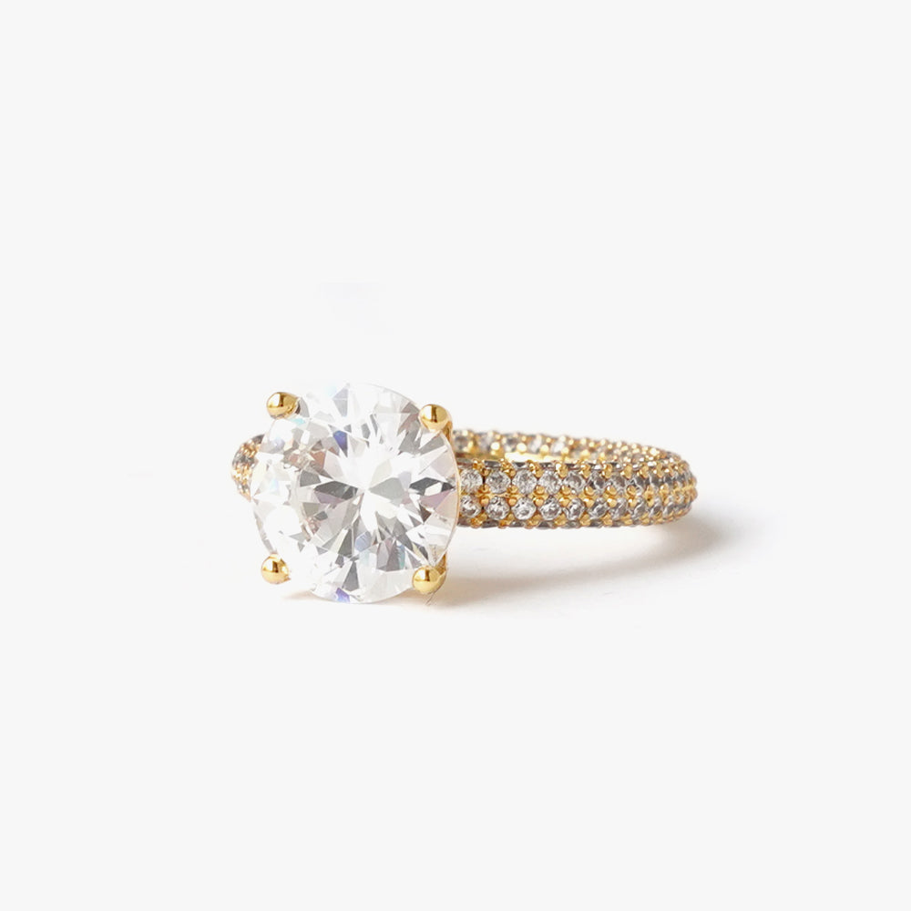 Mega circle ring white gold