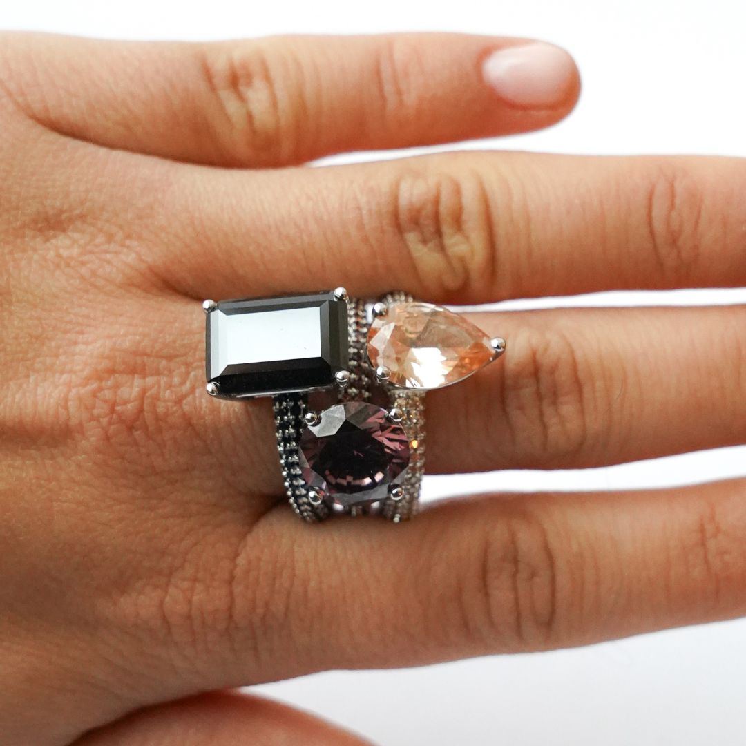 Mega rectangle ring black silver