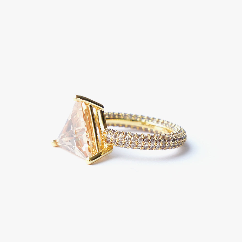 Mega triangle ring beige gold