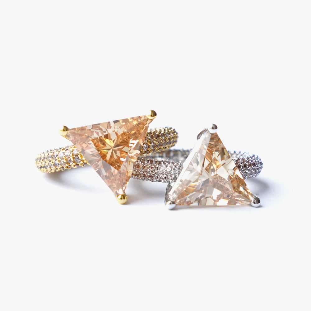 Mega triangle ring beige gold