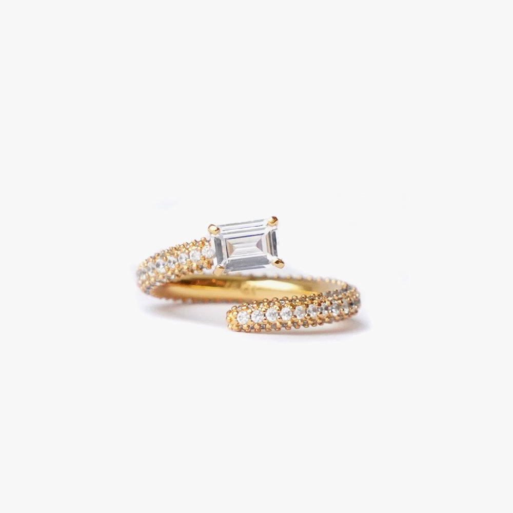 Twist ring white gold